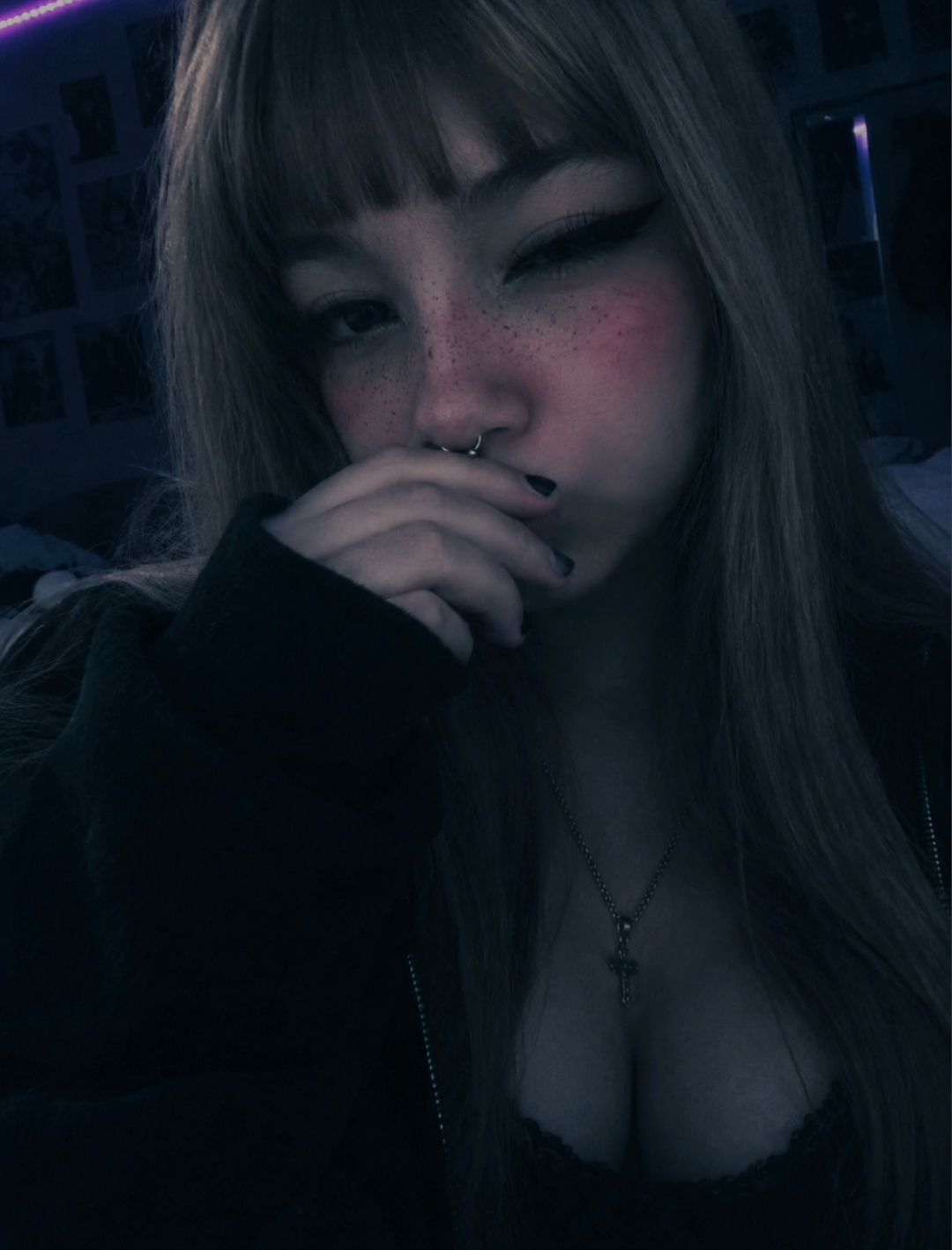 games, chatting, pics <3