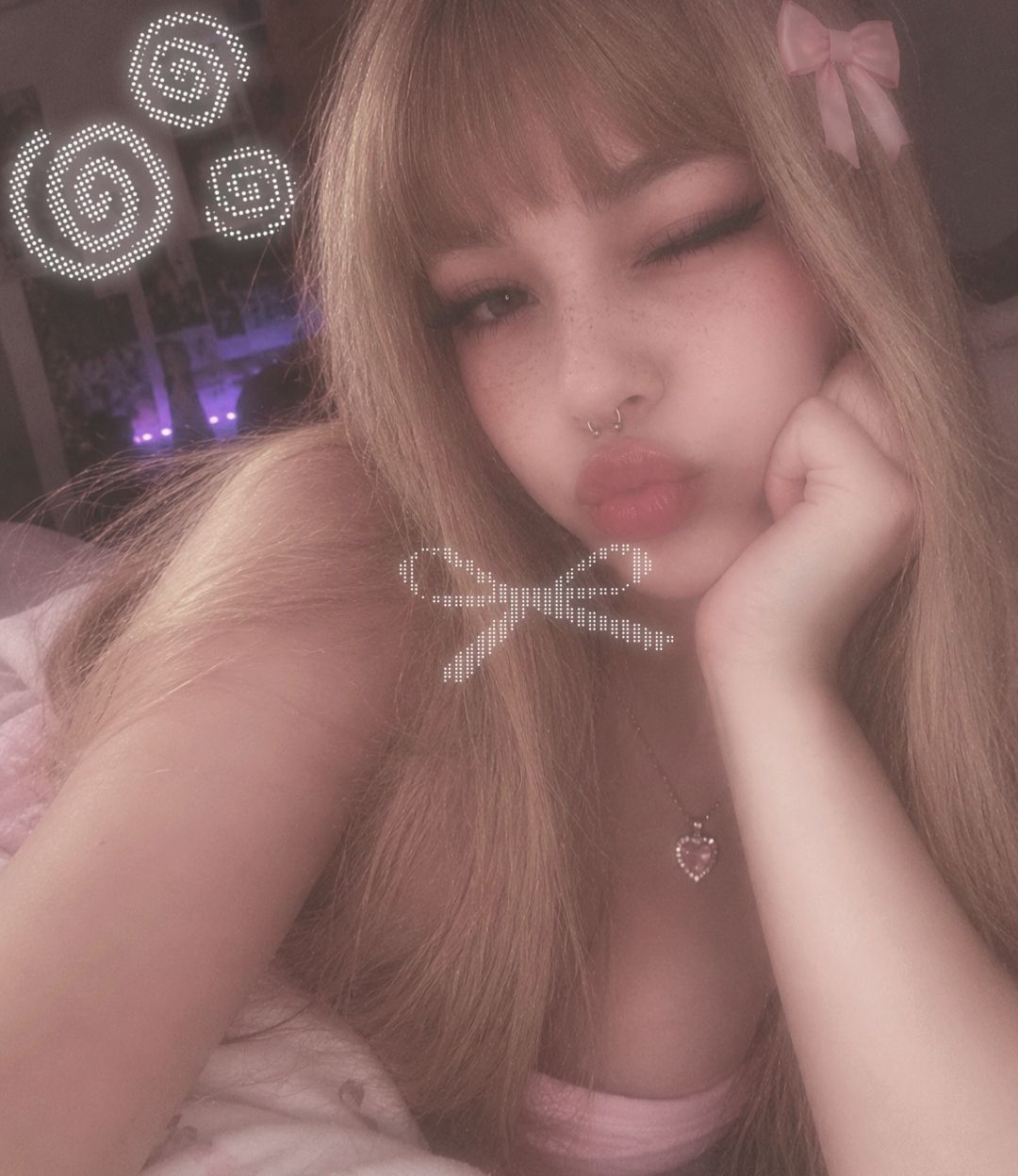 Hi, ready for games, chat, pics