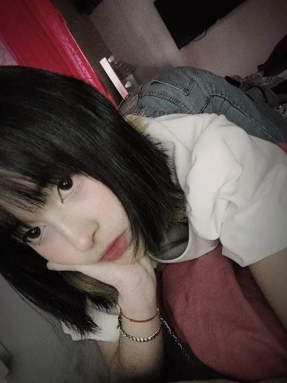 Ready to talk about anything;send me your orders<3
