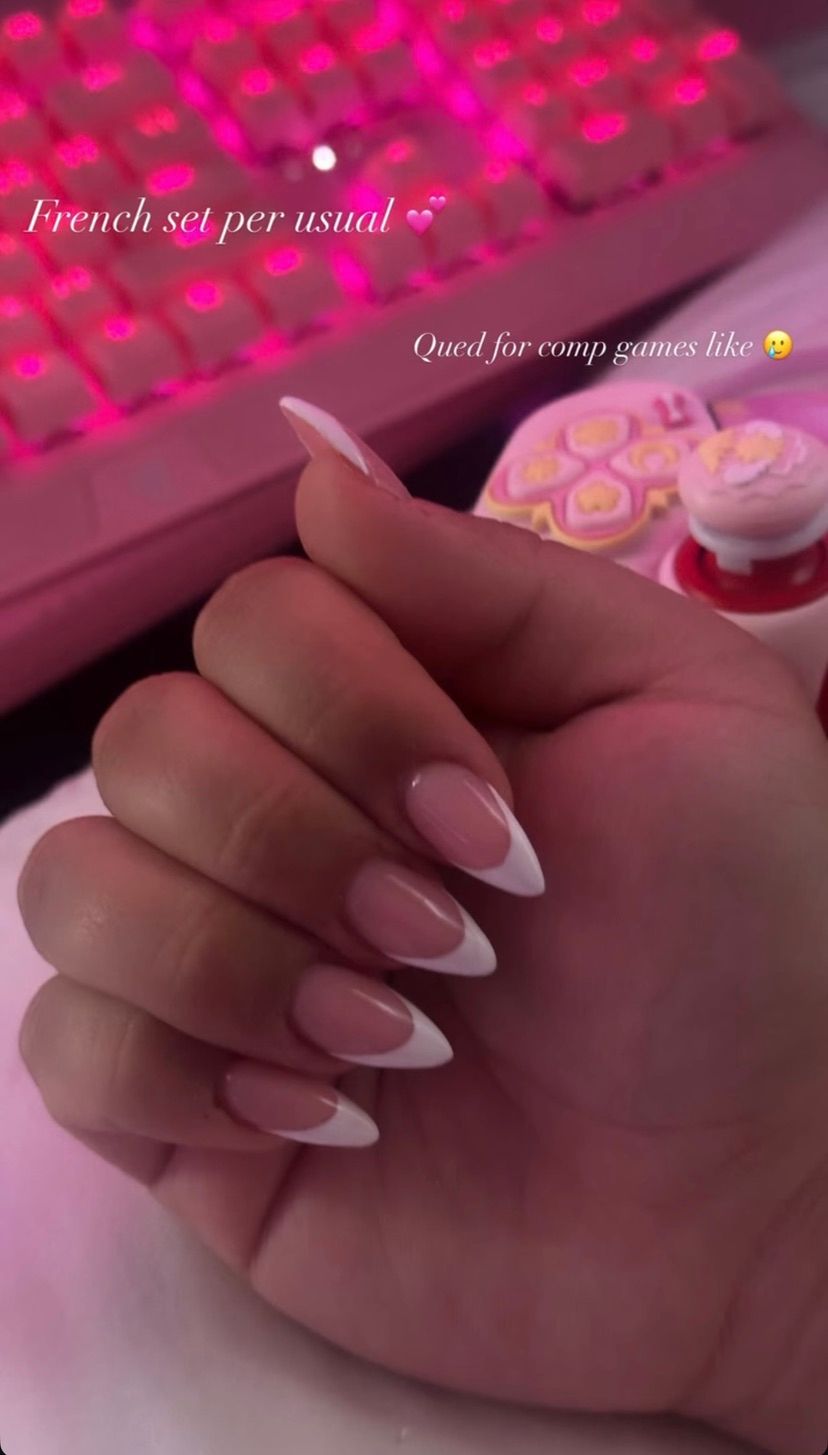 Love me a french set. 💅🏼💕