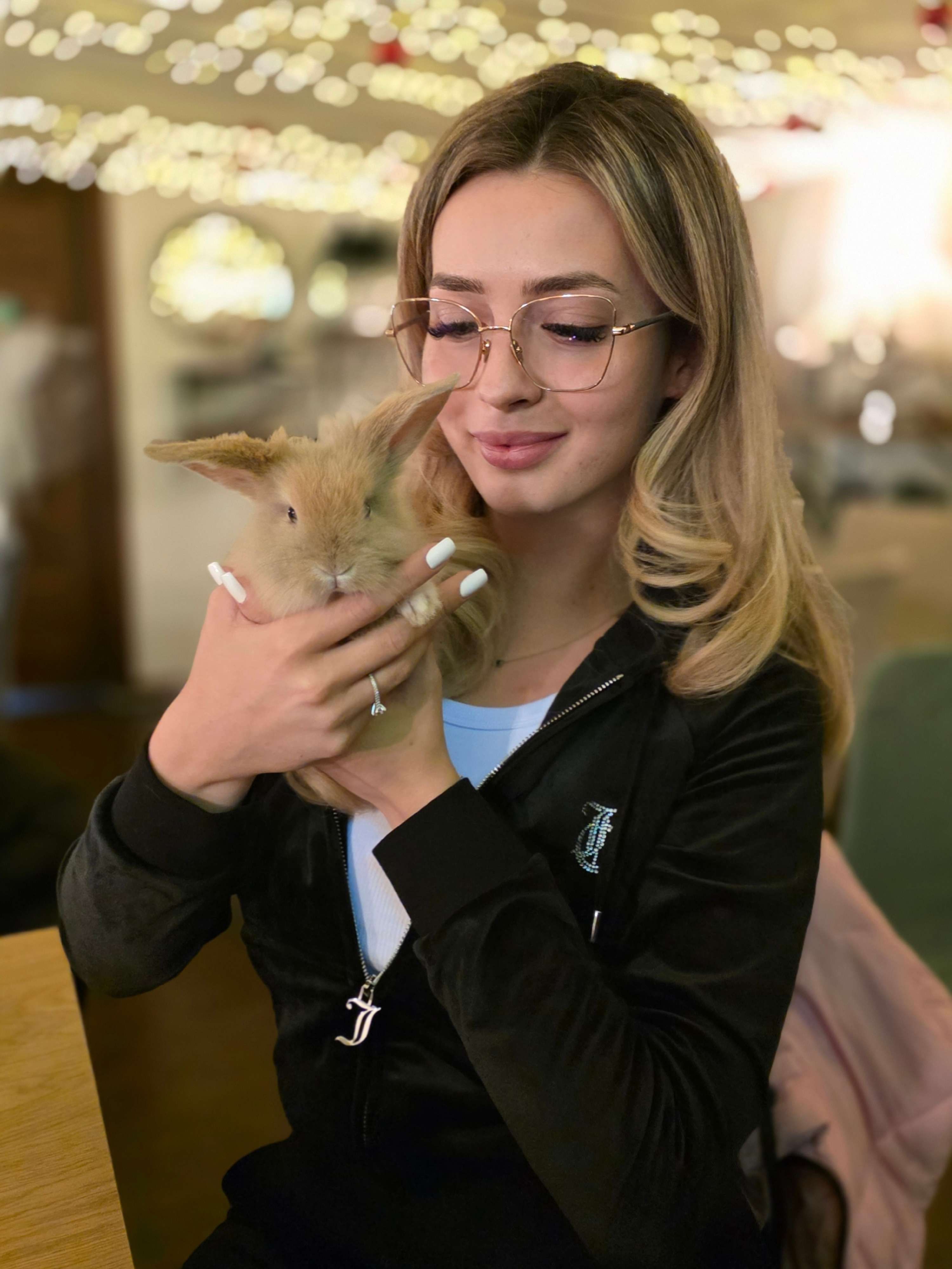 this bunny teached me bunny hop on val <3