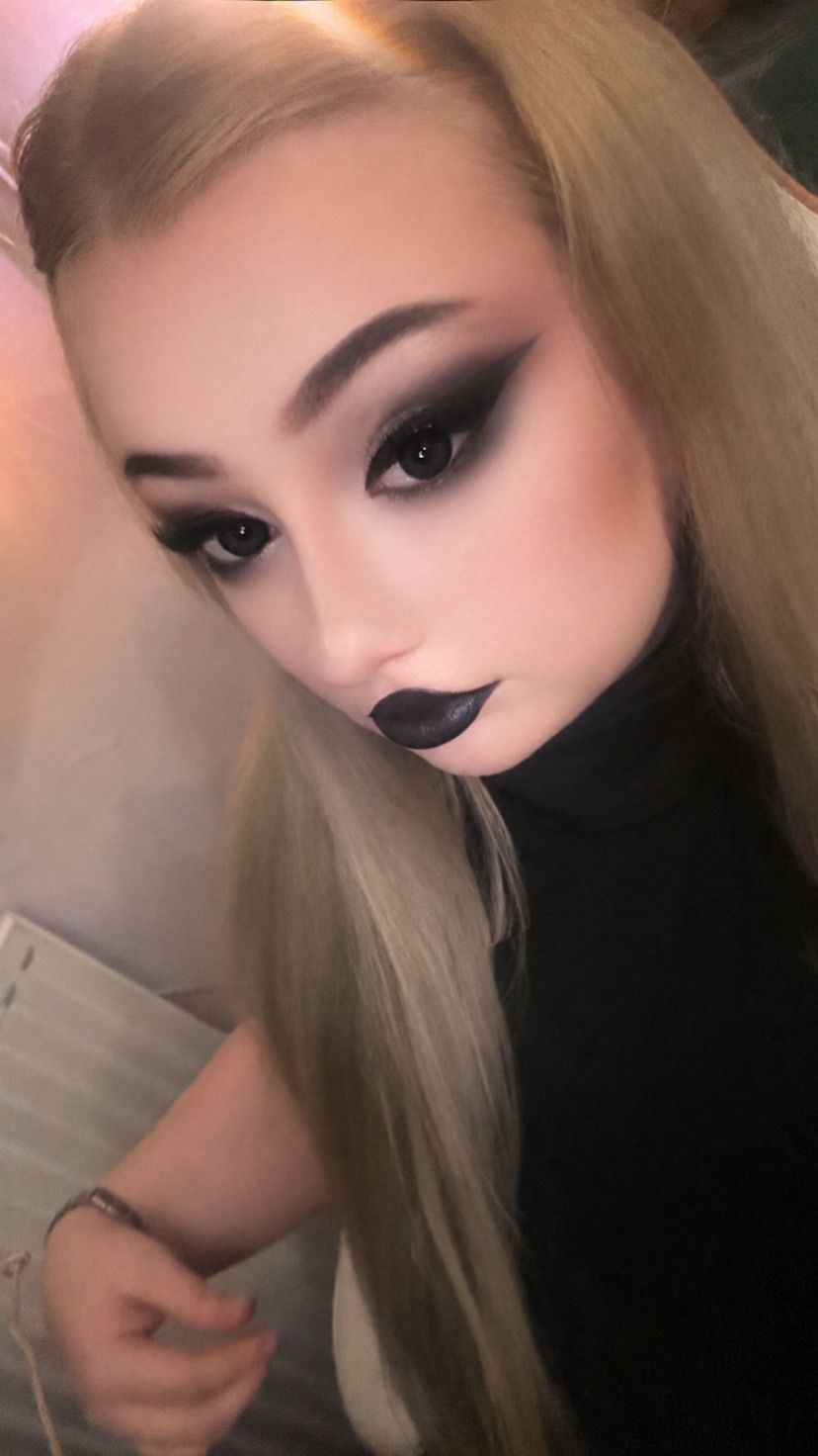 blonde hair + emo night throwback 🙈