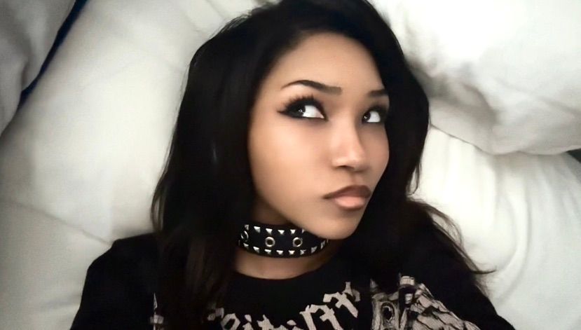 Your new favorite little distraction 🖤 say hi <3