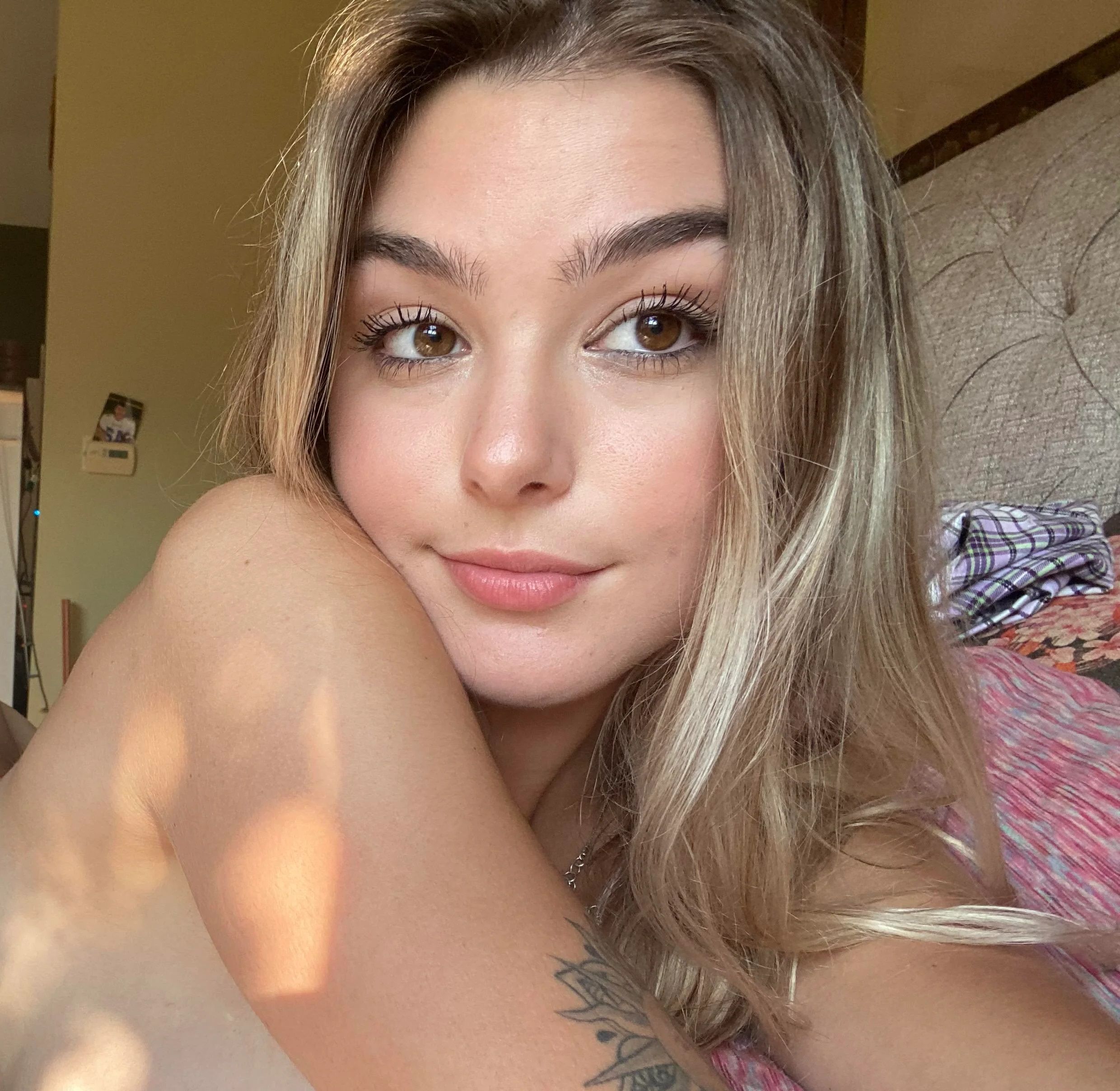 Available pics add me on DC: luustarxsh