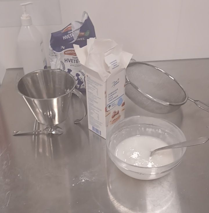 🧁 ~ Baking With Some Friends ~ 🧁