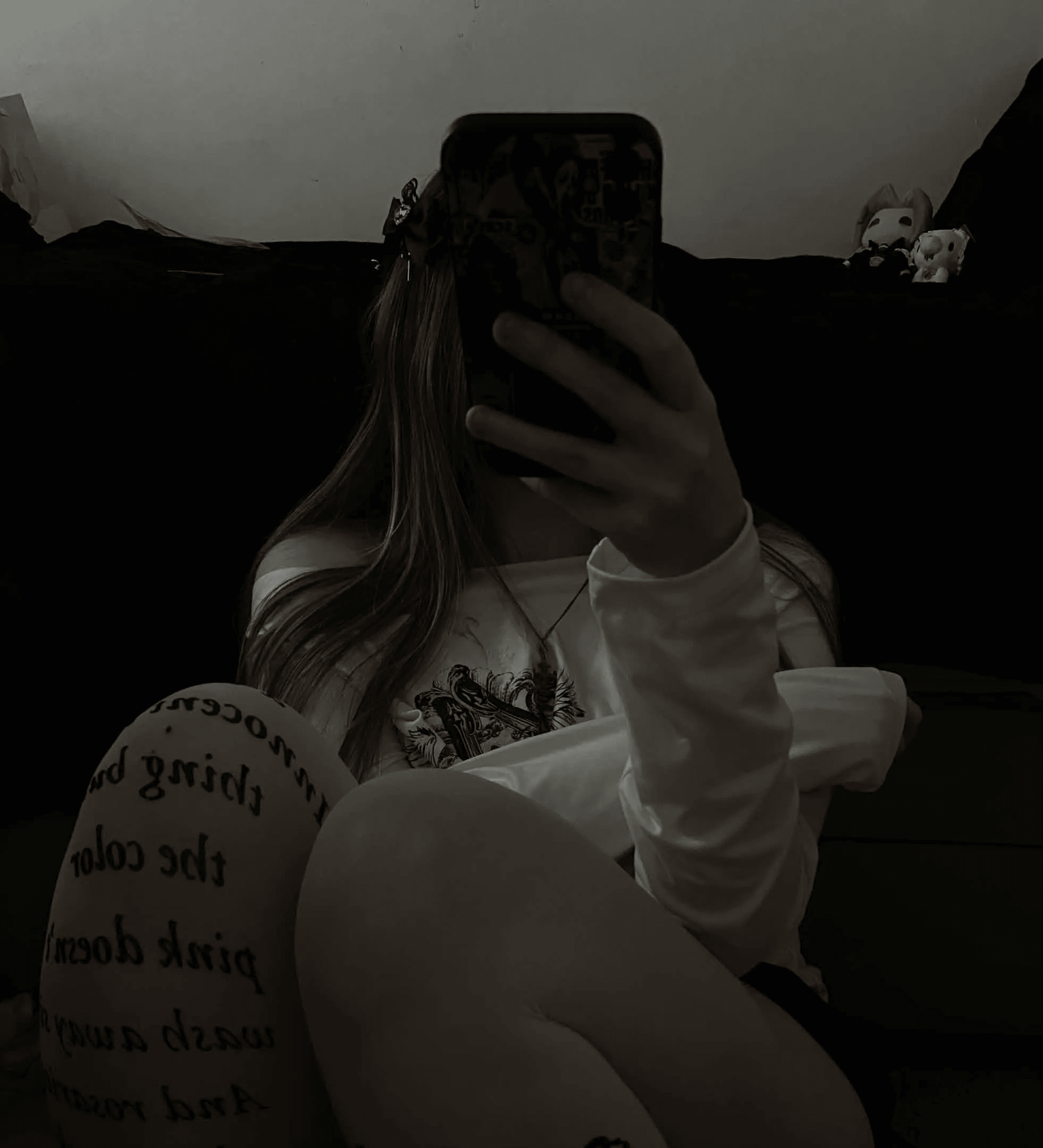 pictures + texting <3