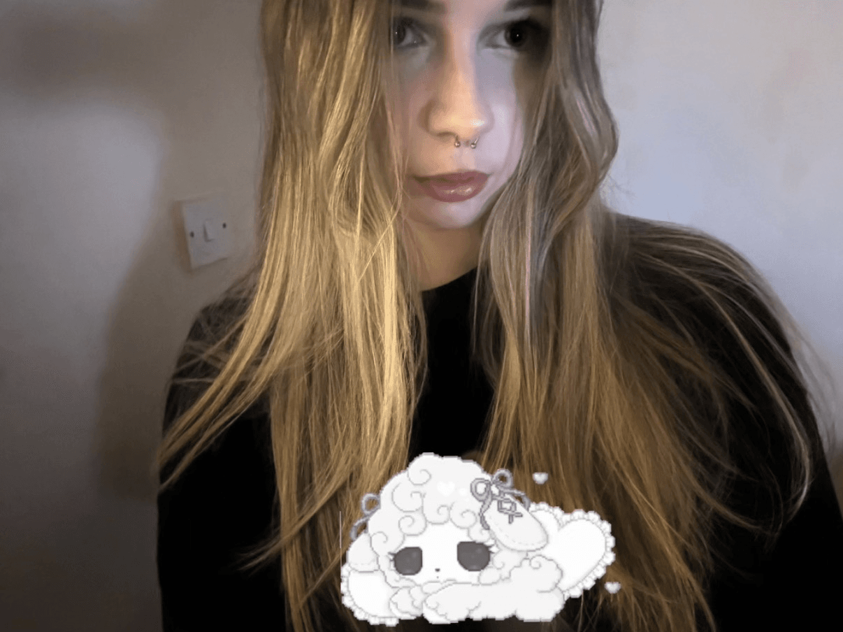 games, chatting, pics <3