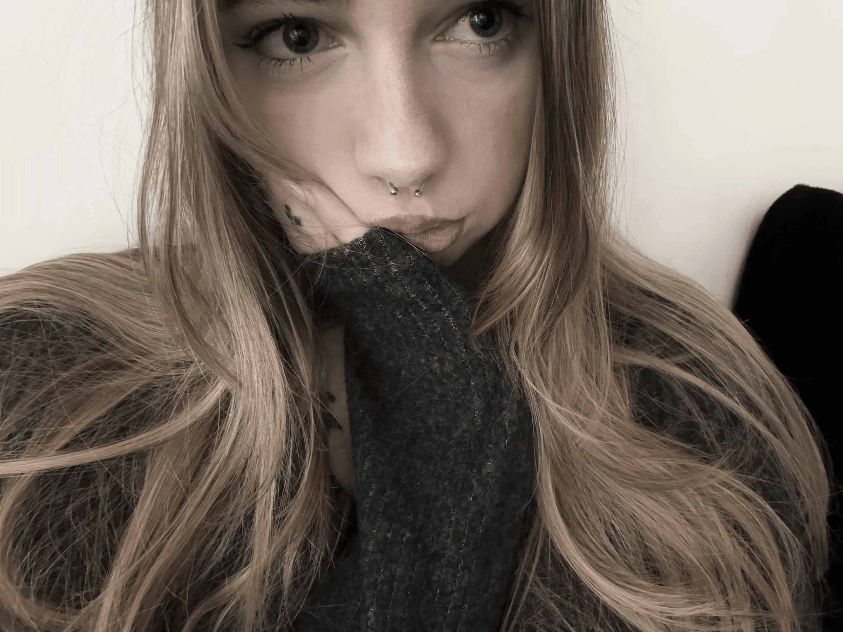 pics + texting <3