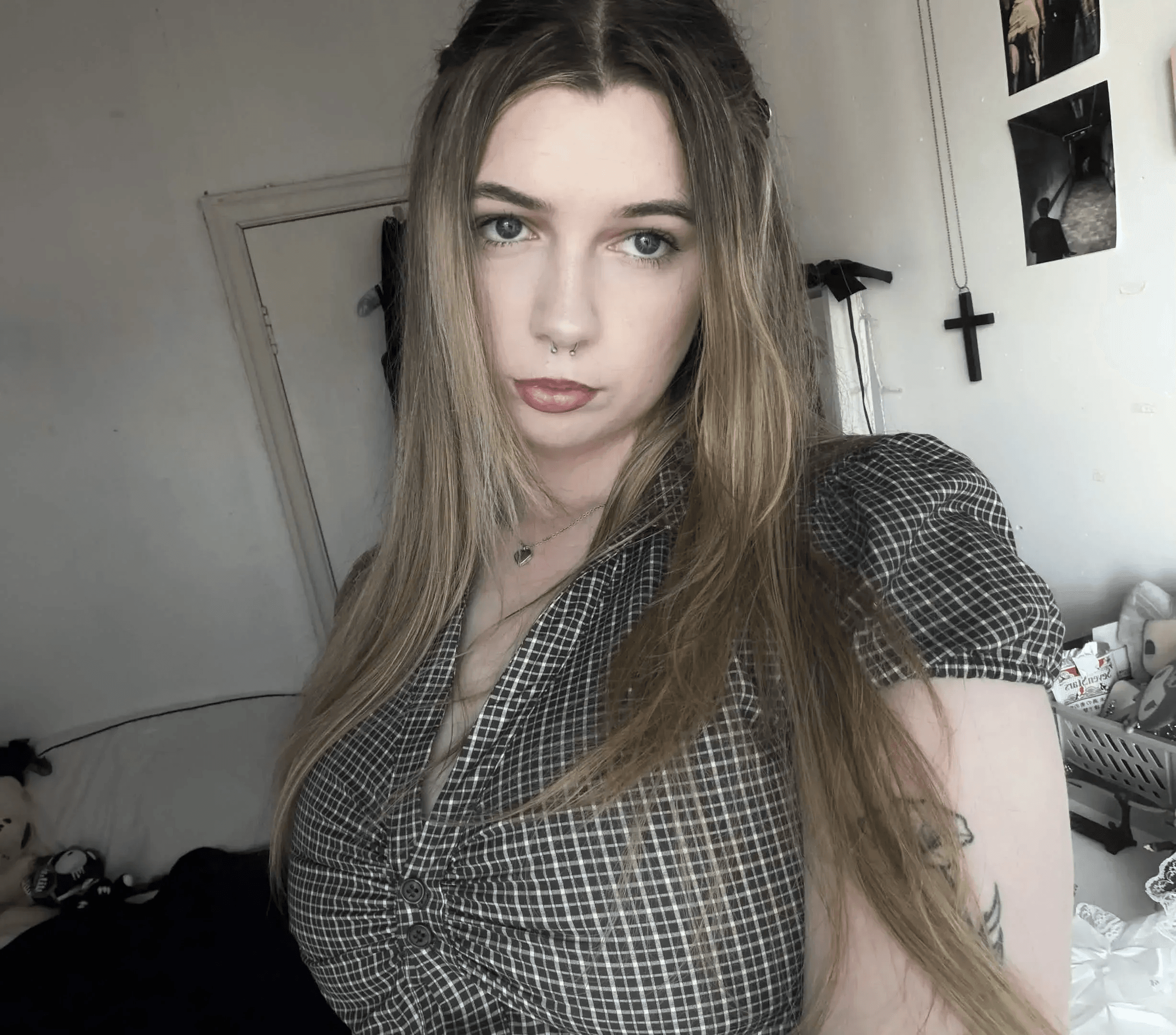 pictures + texting <3