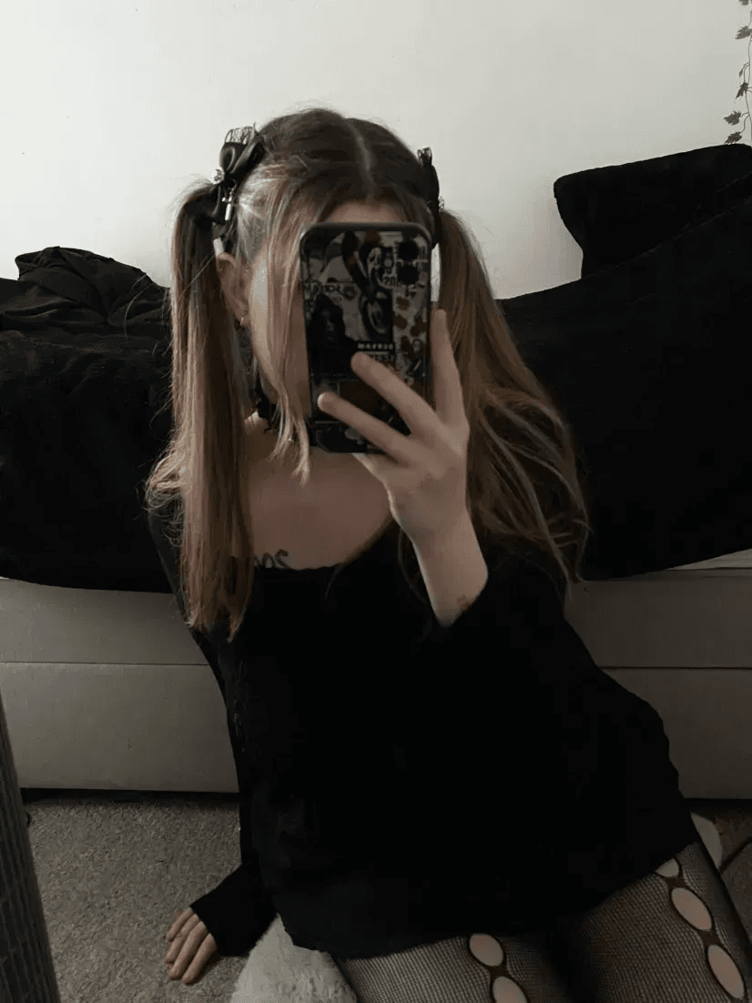 games, pics, chatting <3