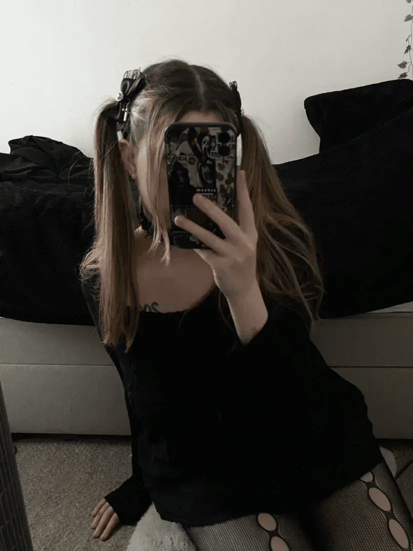 games, chatting, pics <3