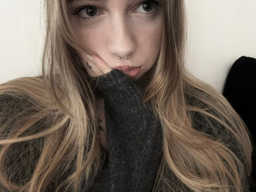 pictures + texting <3