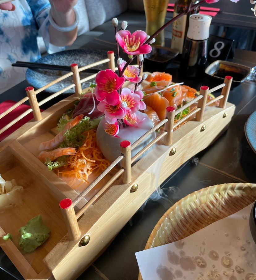 i luv sushi :3