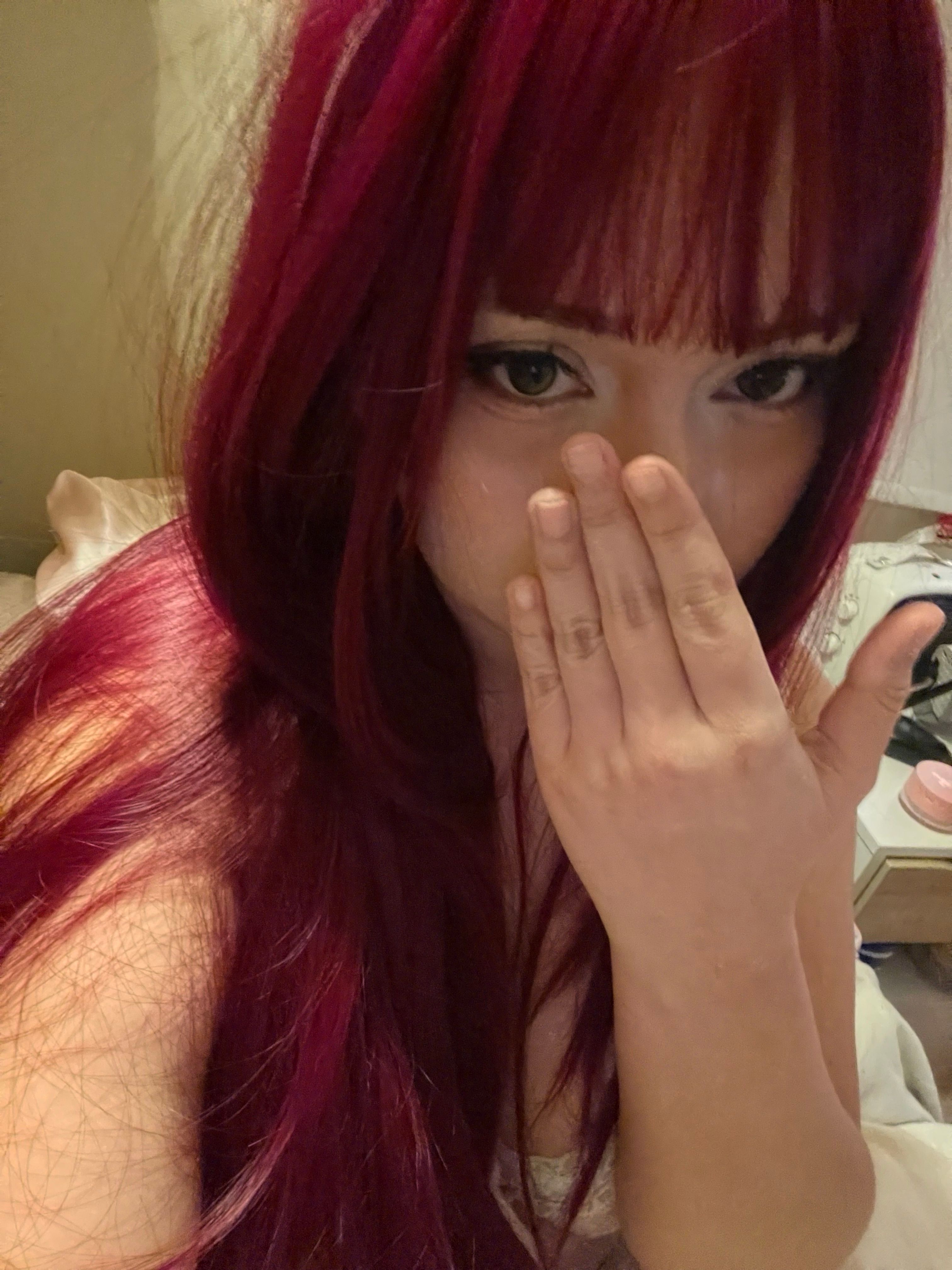 Hello ><