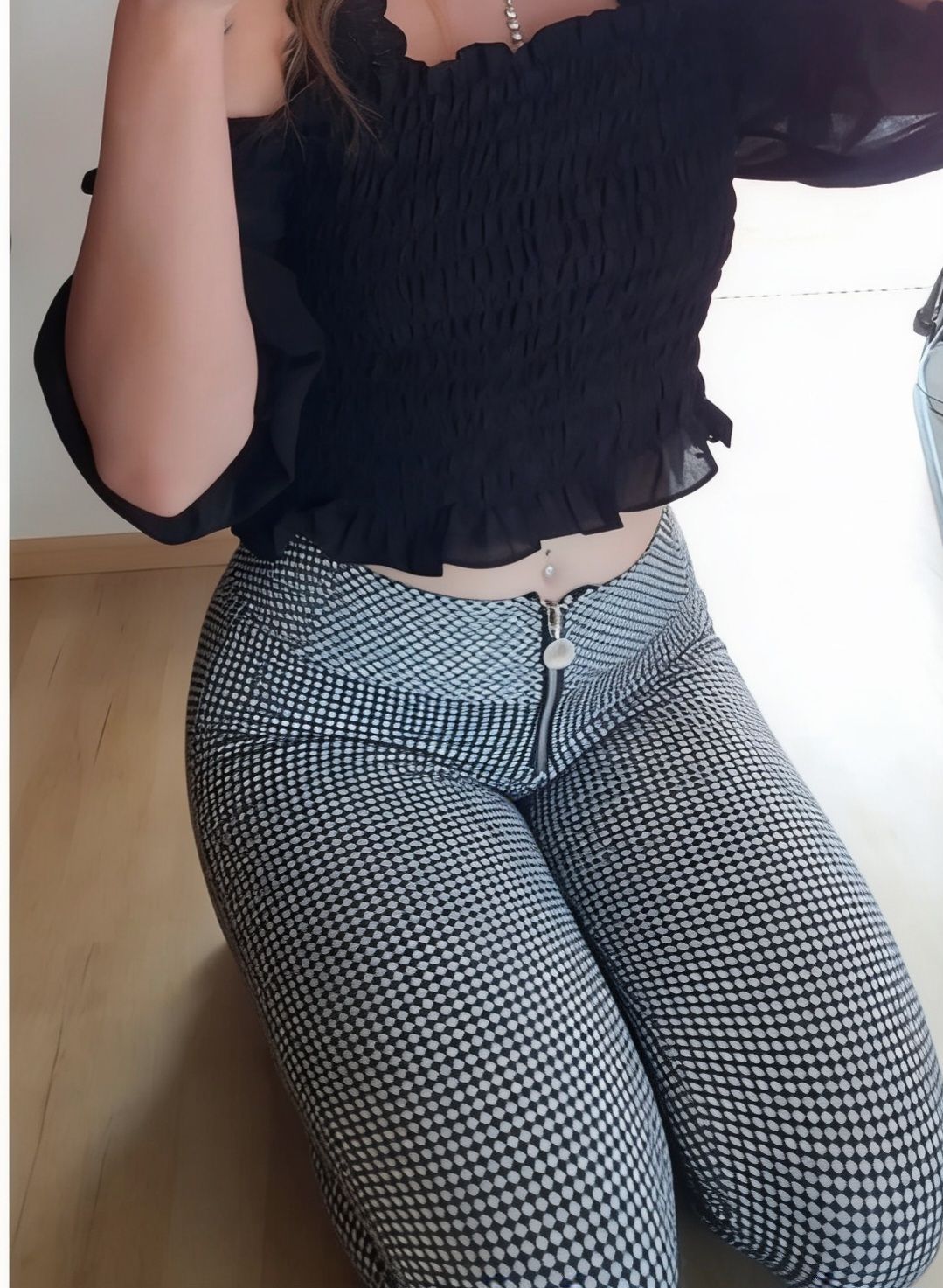 rdy to see more of me? selfies are 4, full body 5