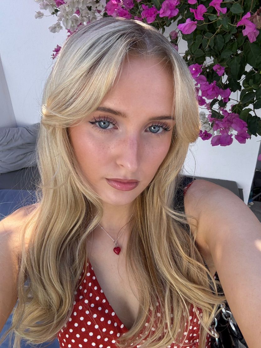 Hey come and talk to me im bored <3
