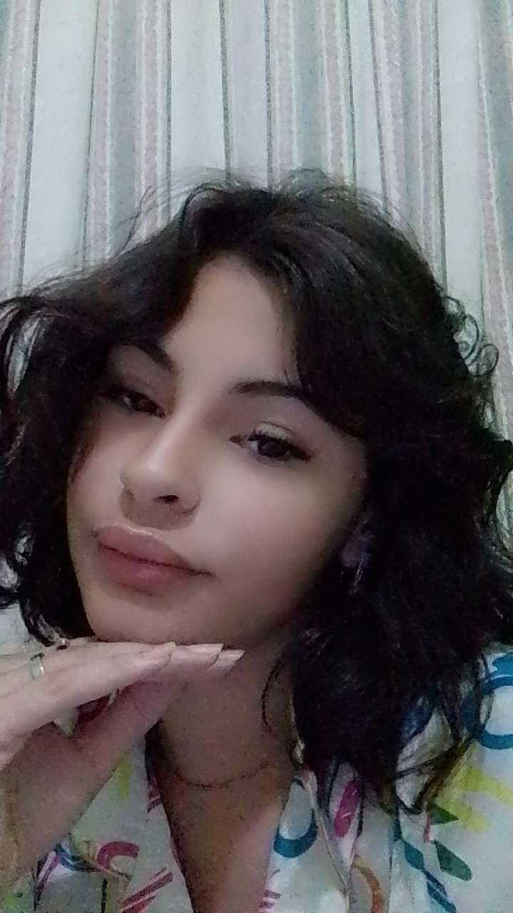 hii my hair bit messy x)