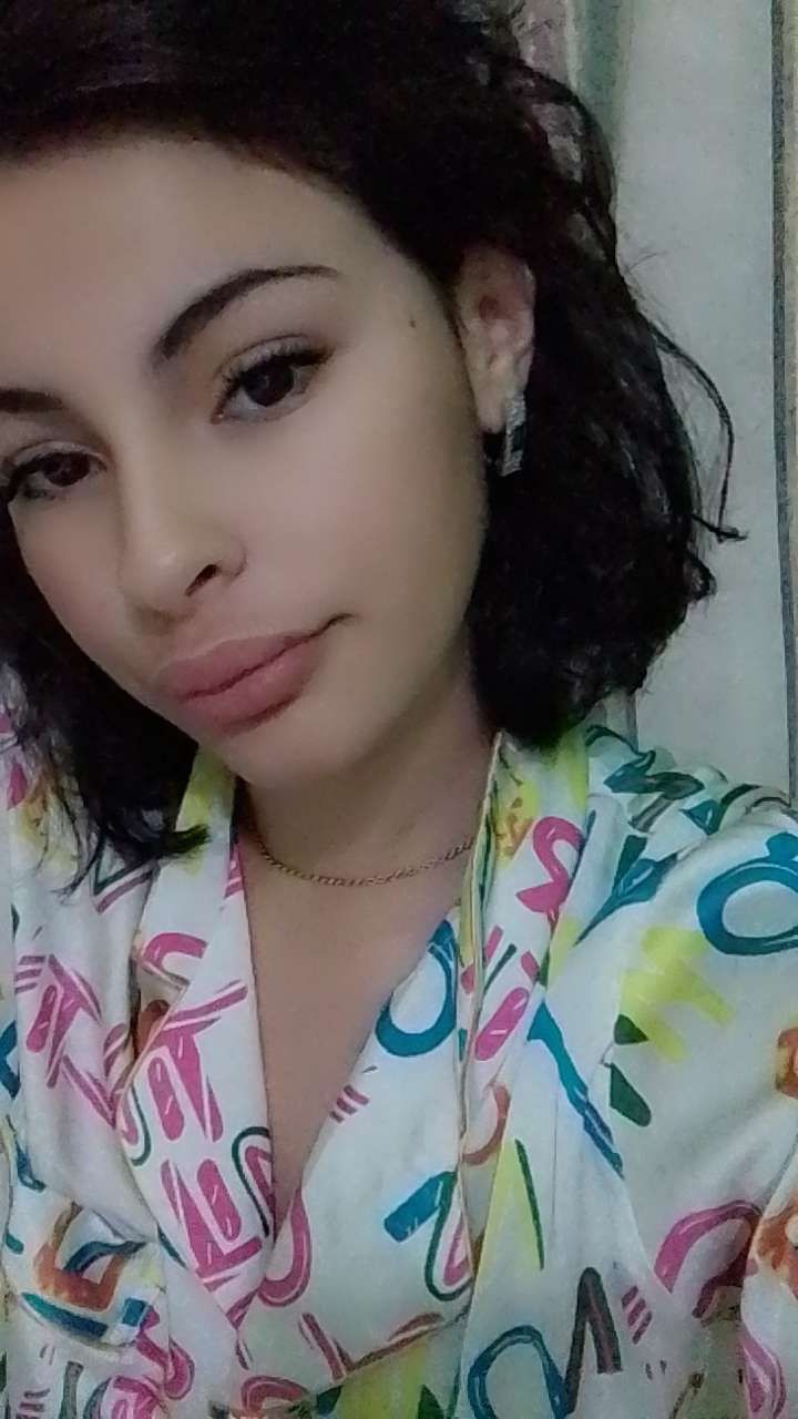 hii text me ^^