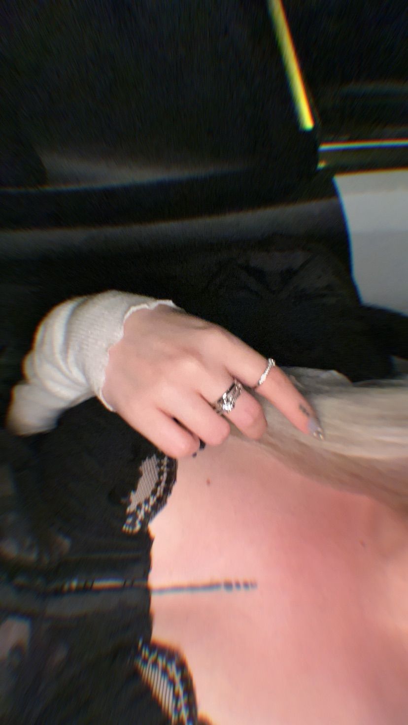 E chat, texting and hobby service available 💕