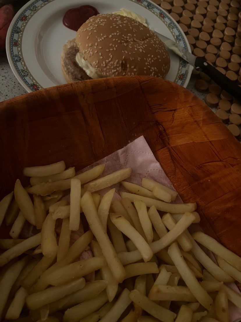 The Lions classical combination. 🍔 🍟